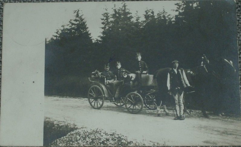 Polsko - důstojníci v kočáře 1914