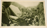 Zborov: oběd 7. roty 2. pluku v zákopech, 1917