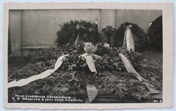 hrob prezidenta Osvoboditele T. G.Masaryka a jeho choti Charlotty